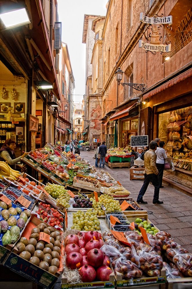 PRIMAVERA & MERCATI CONTADINI A BOLOGNA – Il risveglio dei sensi tra mercati contadini e tradizione